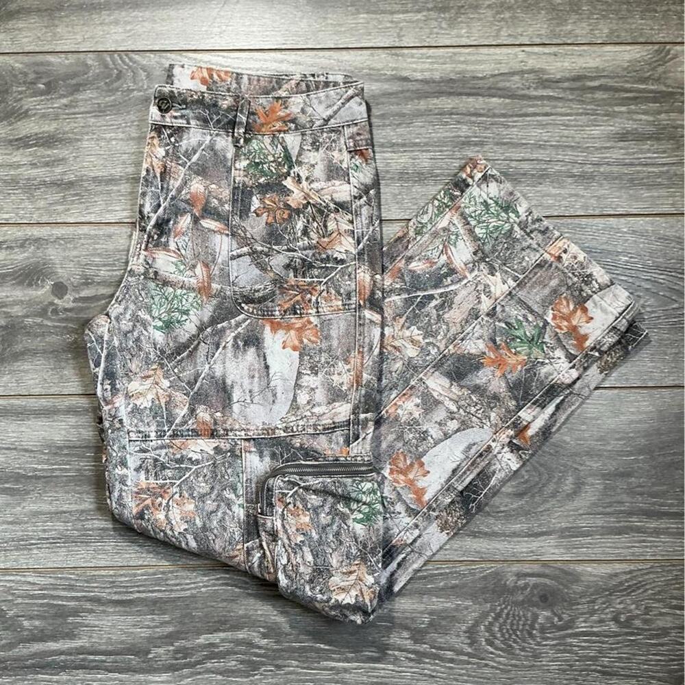 Gv Gallery Camo Cargo Pants